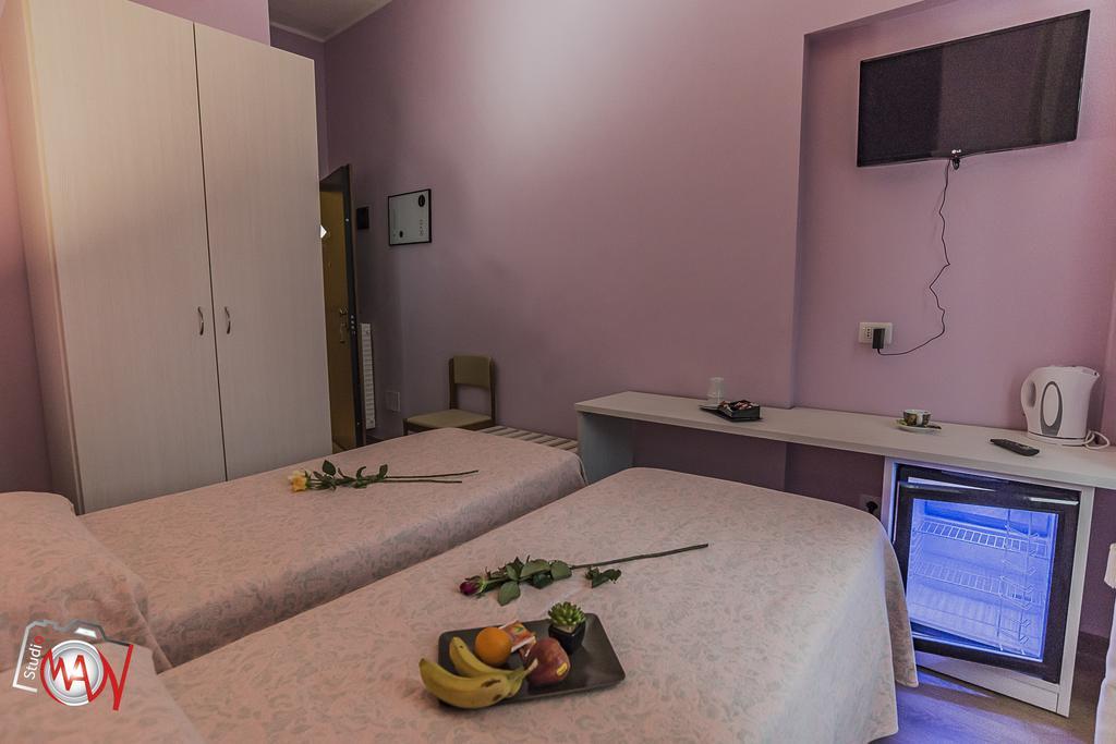 Hotel Moderno Lecco Buitenkant foto