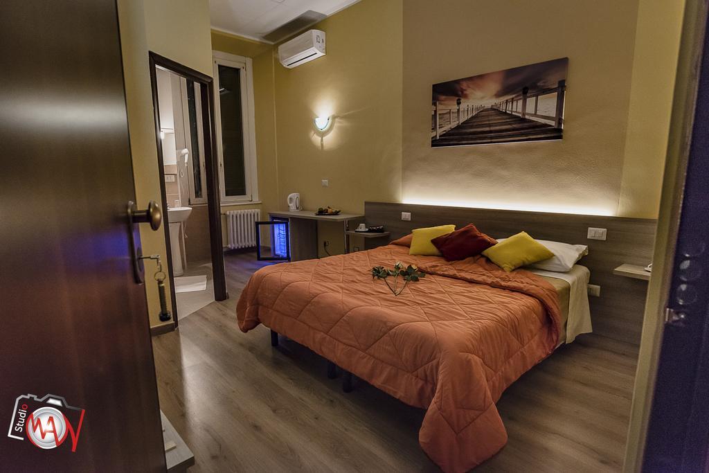 Hotel Moderno Lecco Buitenkant foto