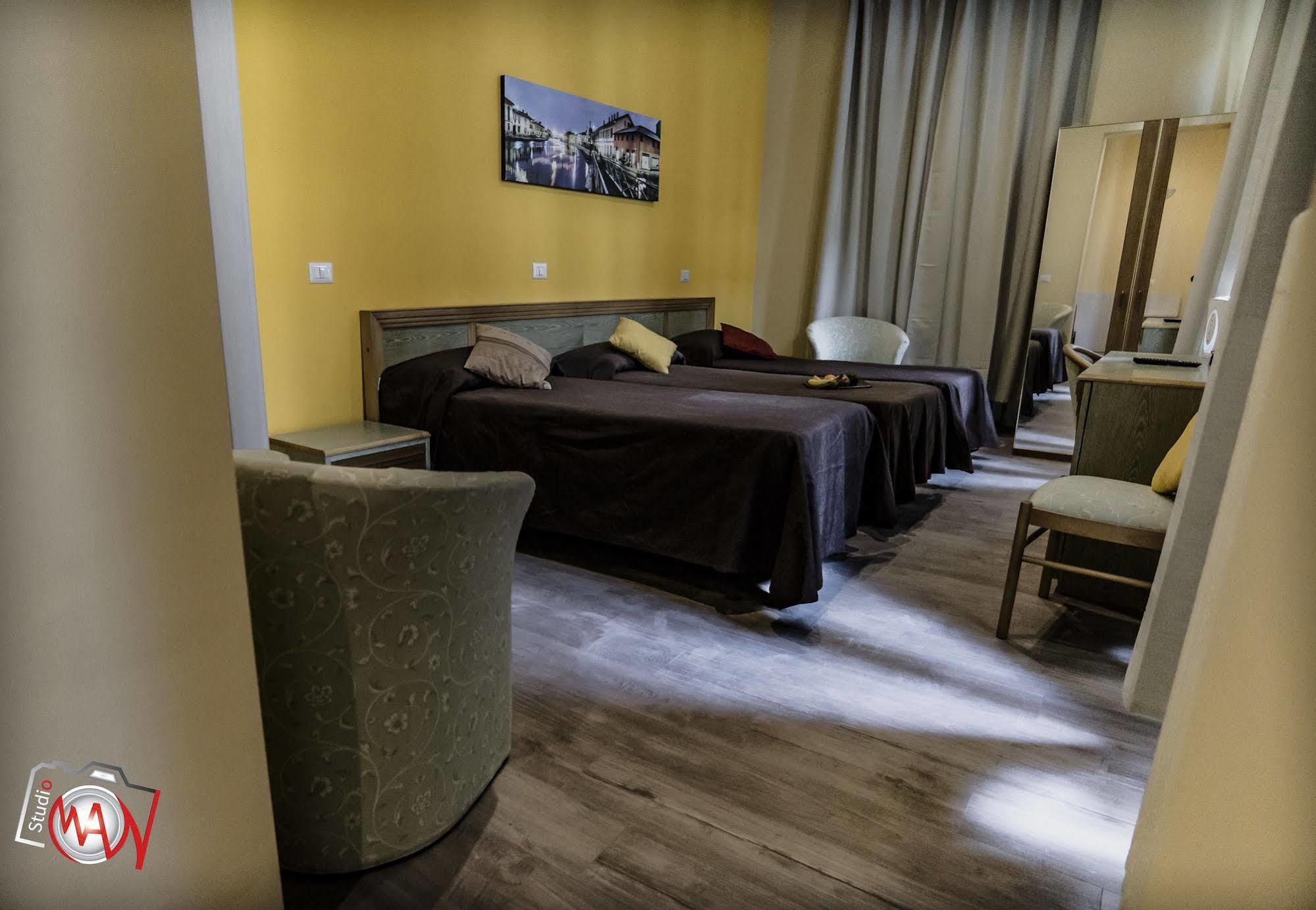 Hotel Moderno Lecco Buitenkant foto