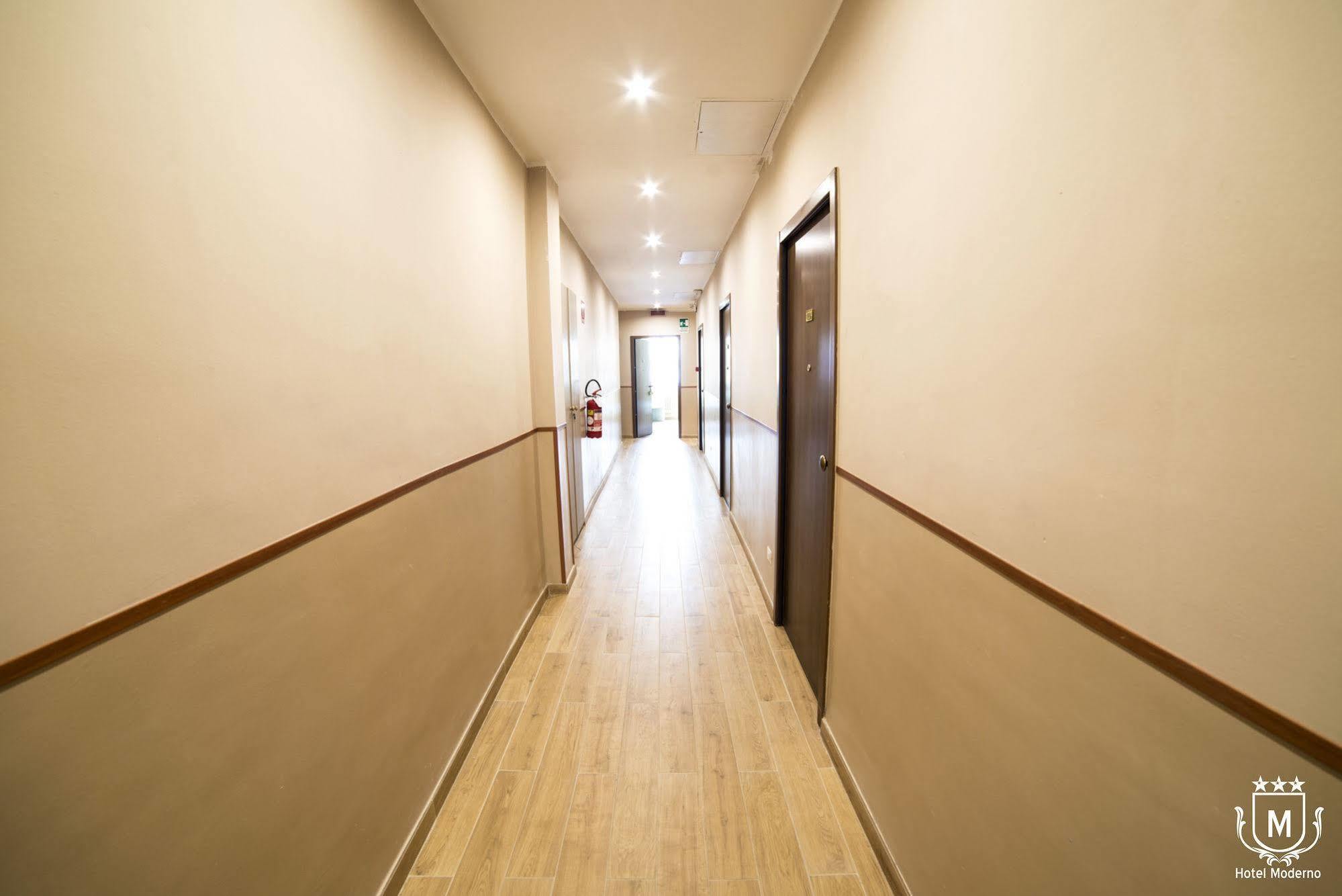Hotel Moderno Lecco Buitenkant foto