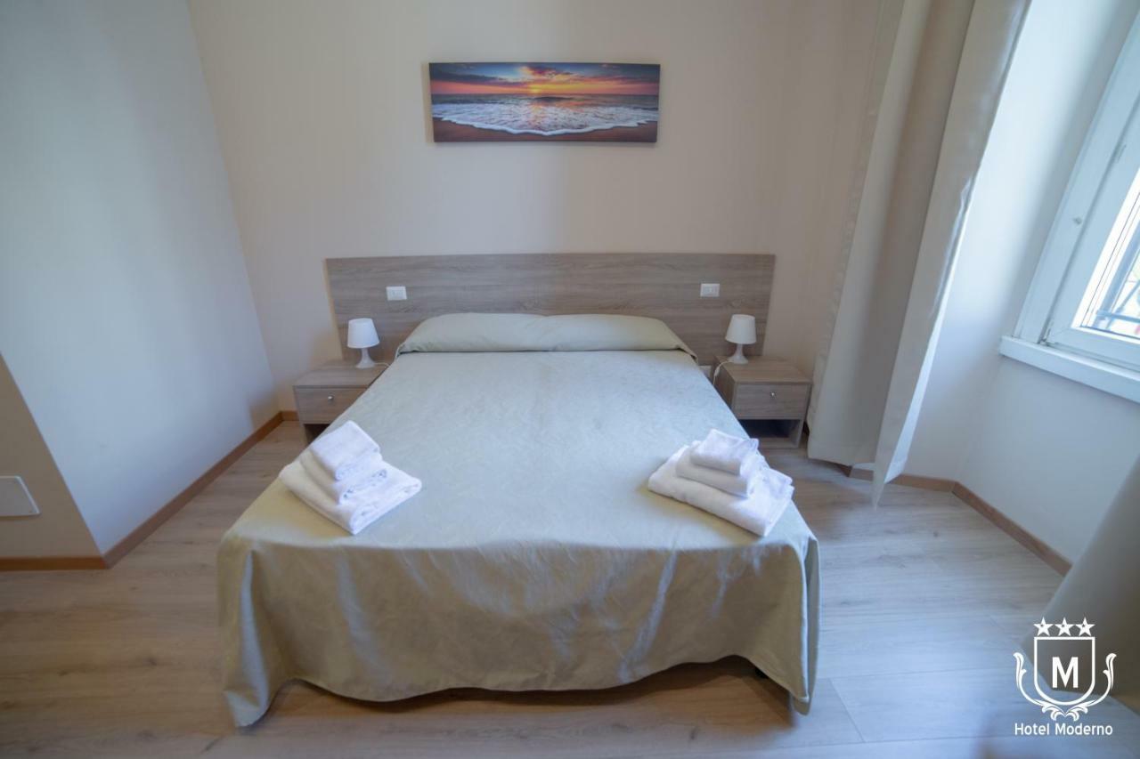 Hotel Moderno Lecco Buitenkant foto